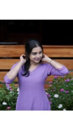 Lavender V-Neck Straight Kurta Set for Women - Image 2